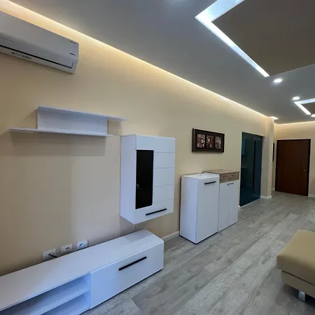 Emerald 2 * Vlorë