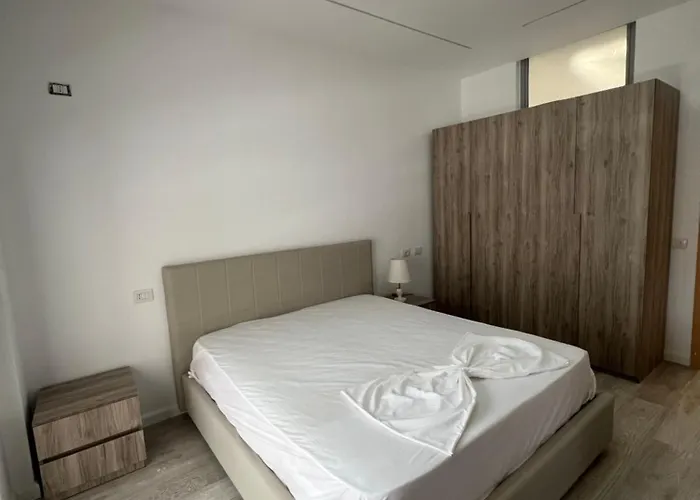 Apartman Emerald 2 *